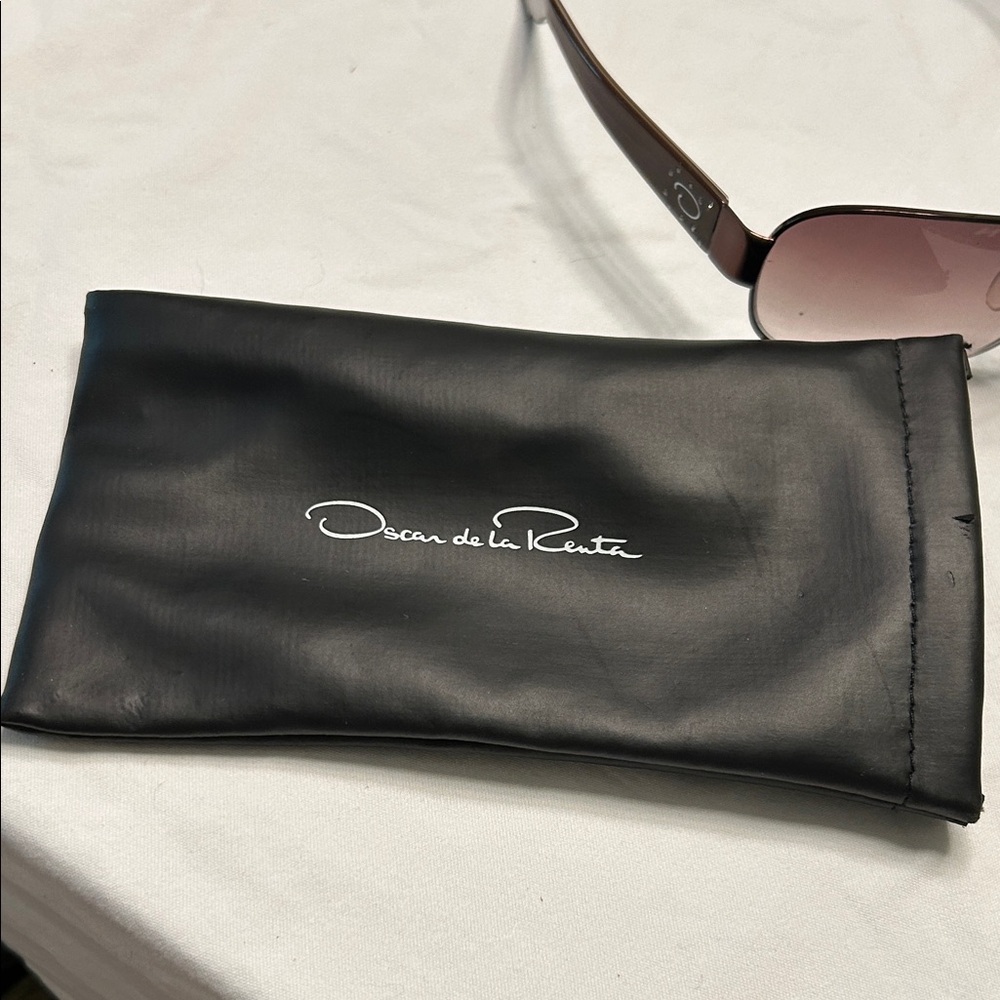 Oscar de la Renta Dark Brown Sunglasses - Picture 6 of 6